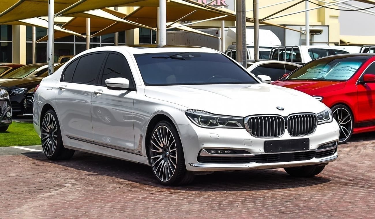 بي أم دبليو 750Li لاكجري بلس