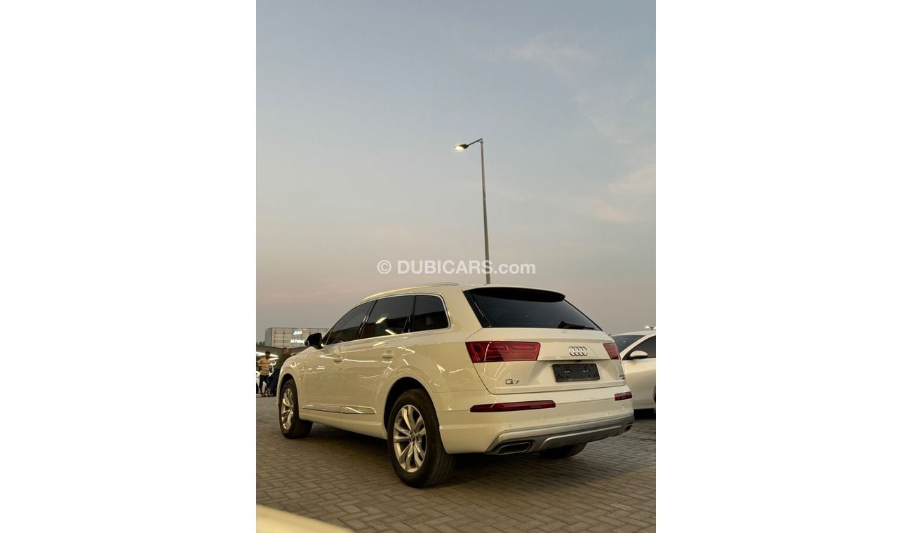 أودي Q7 45 TFSI quattro S-Line Luxury 3.0L