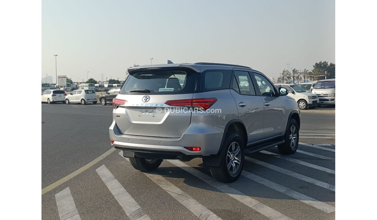 Toyota Fortuner EXR, 2.7L Petrol, Alloy Rims, Rear Parking Sensor, Rear A/C, 4WD (LOT 5343)