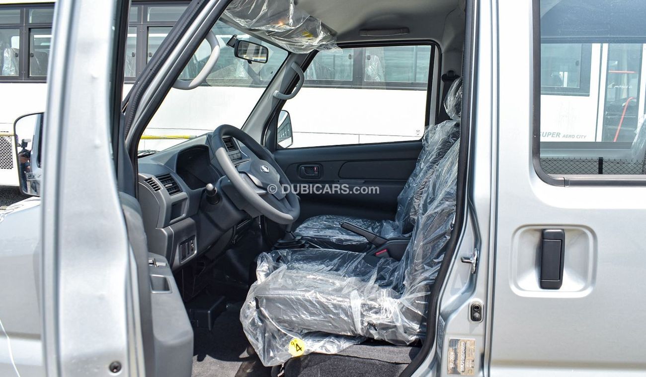 CMC Veryca Veryca Window Van 1.5L / 2WD / 5MT / 8 seater