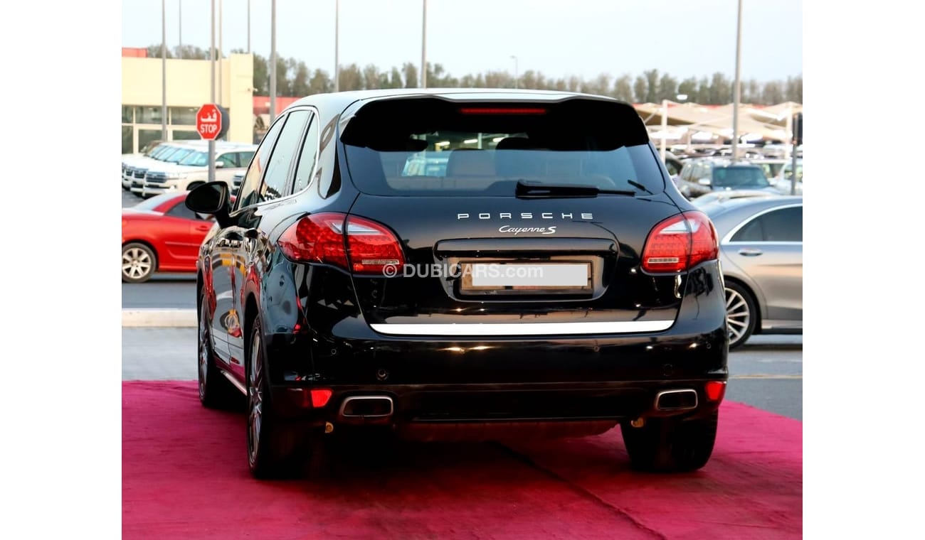 Porsche Cayenne Porsche Cayenne S / 2014 / Only 91,000KM / GCC / Free Accident