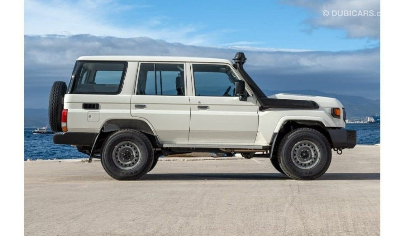 تويوتا لاند كروزر هارد توب Land Cruiser Hard Top LC76 4.5L 5door Diesel V8 2024 0KM