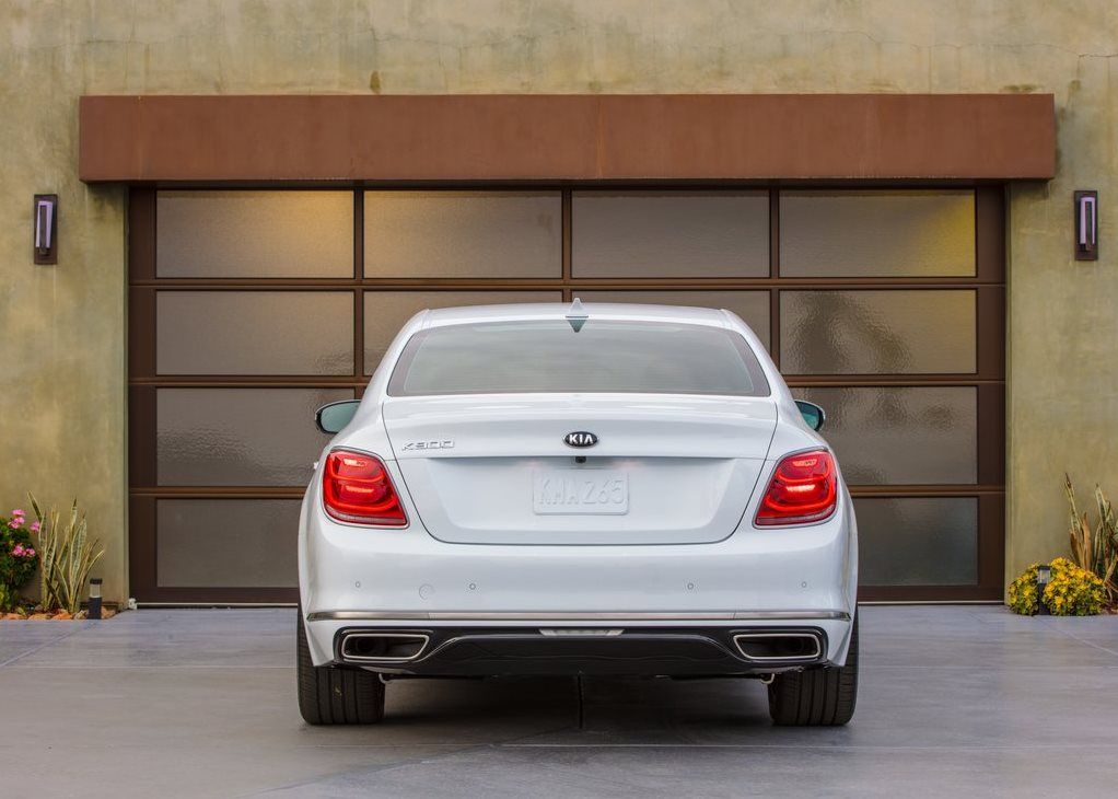 Kia K900 exterior - Rear