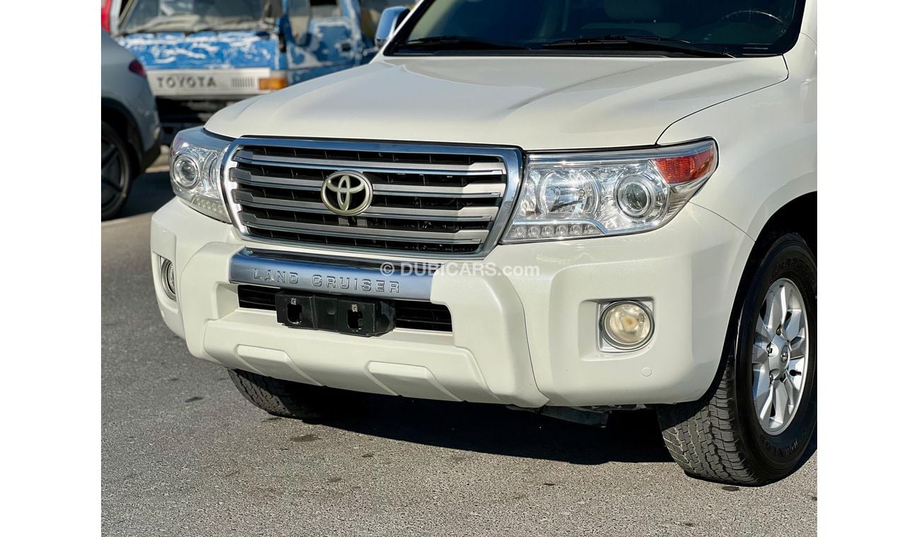 Toyota Land Cruiser LAND CRUISER GXR 2011 V6 PETROL 4x4 . 7 SEATER