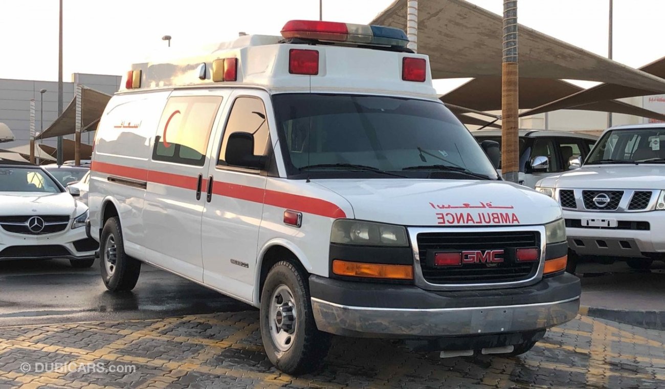 جي أم سي سافانا Ambulance