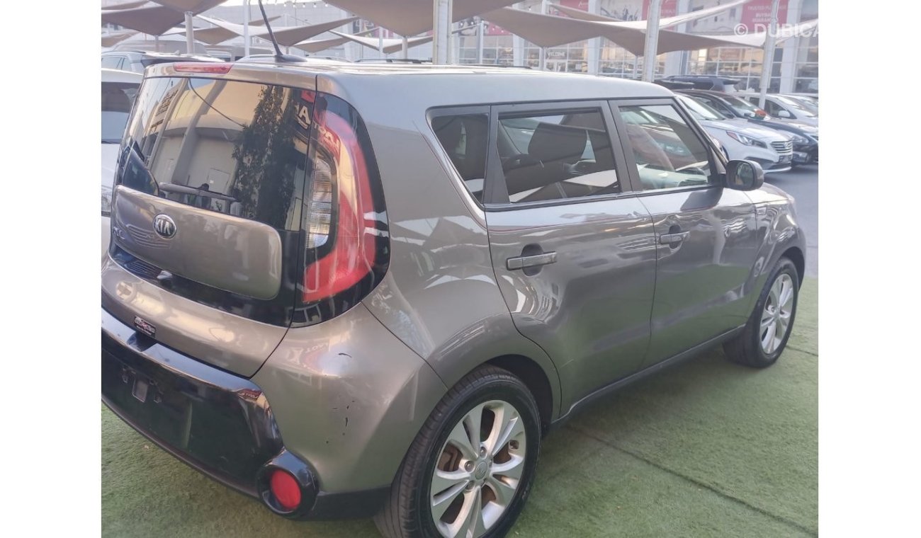 Kia Soul 2016 model, American specifications, 2000 cc, cruise control, alloy wheels and sensors in excellent