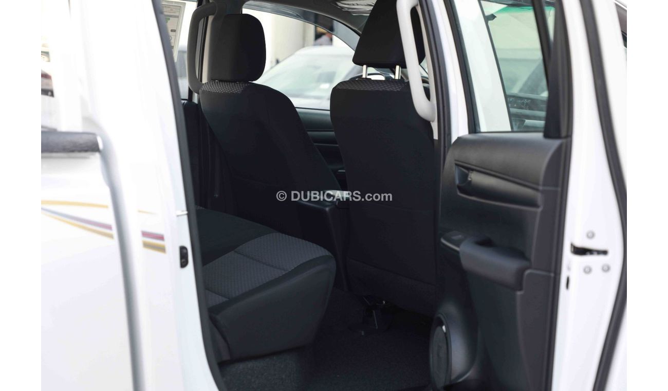 تويوتا هيلوكس 2025 TOYOTA HILUX LOW 2.7 - PLATINUM WHITE PEARL inside BLACK | Export Only