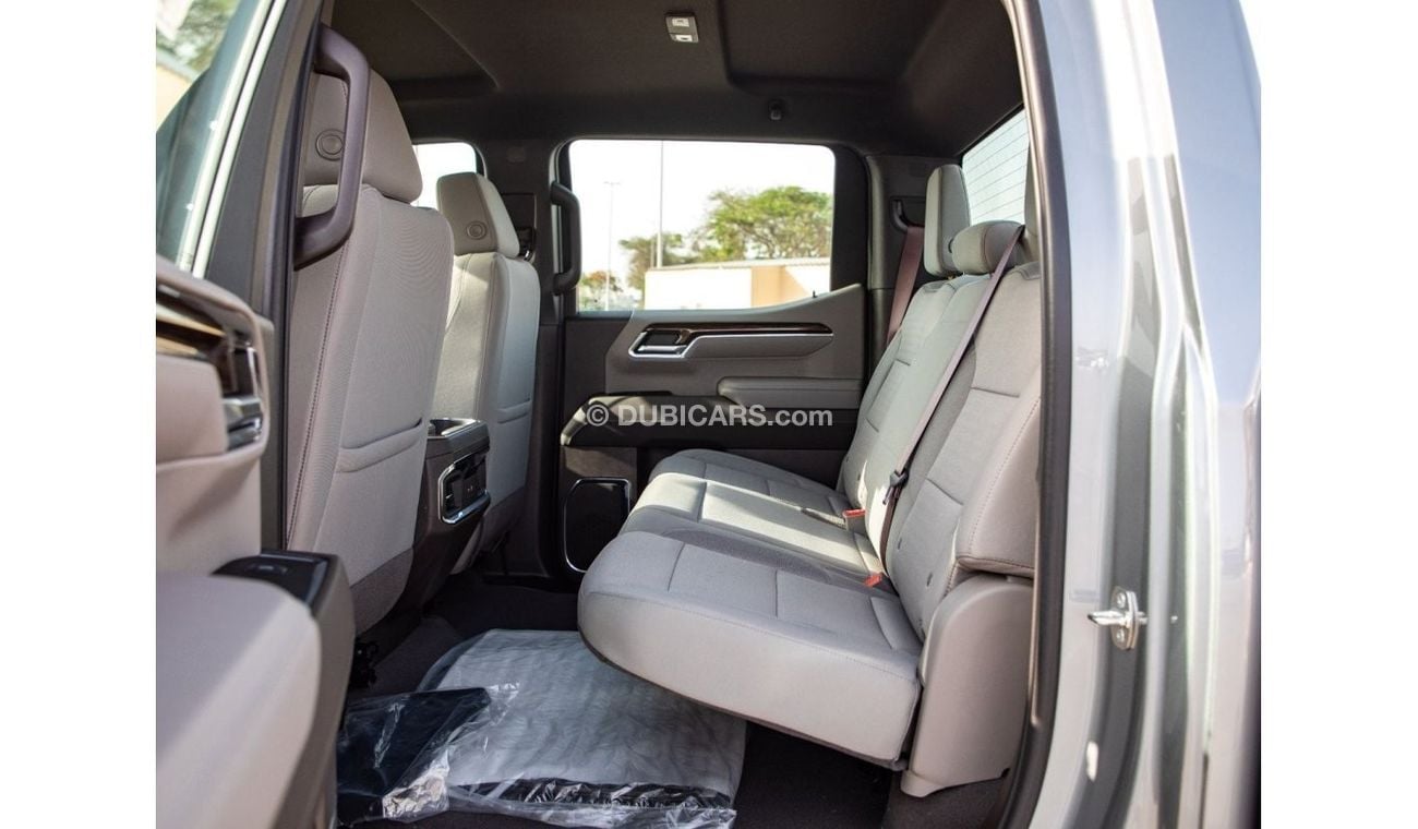 GMC Sierra 4WD Elevation/CrewCab/GCC/2024. For Export