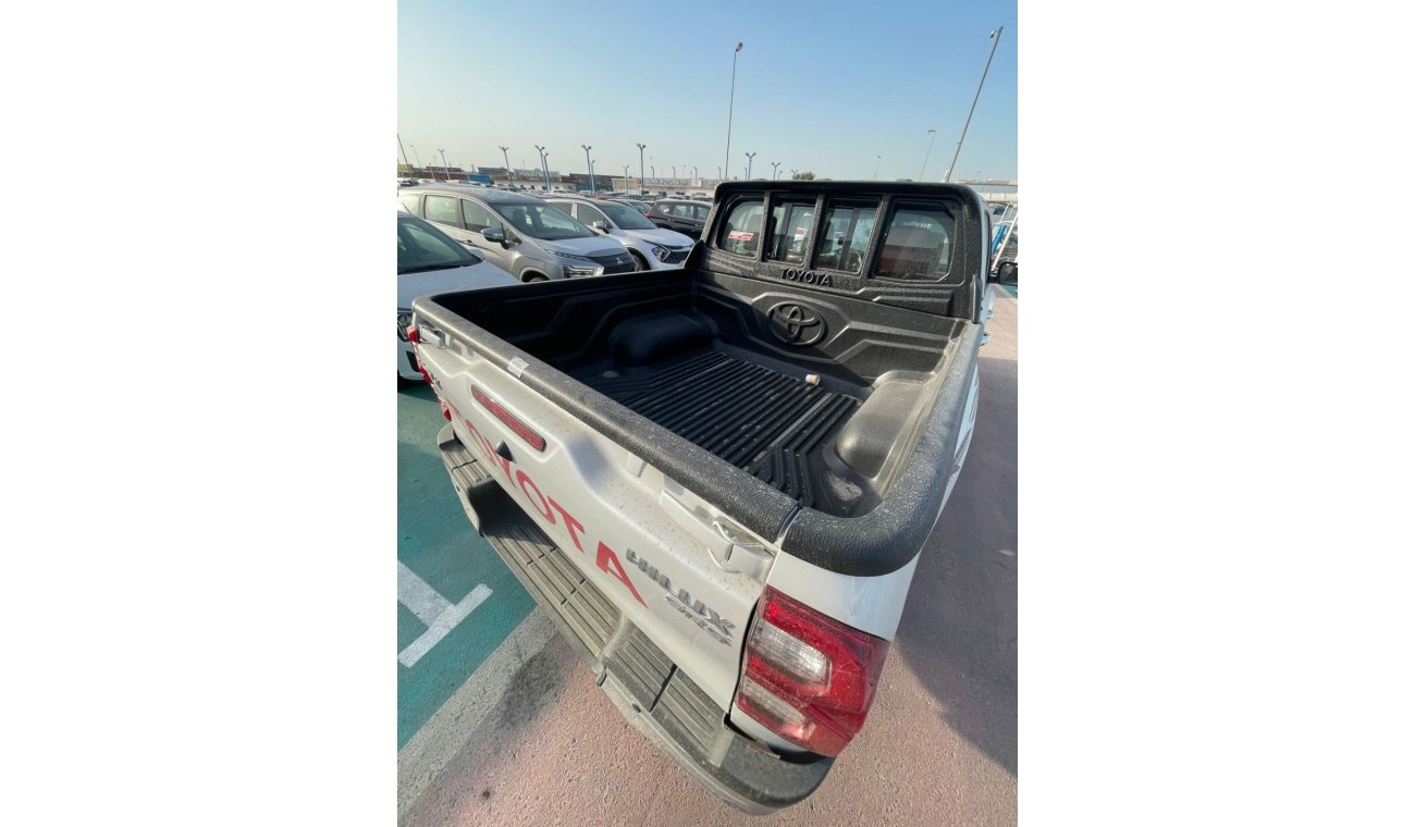 تويوتا هيلوكس 2.7 engine petrol  // 4x4 // full option // Saudi spec // model 2024