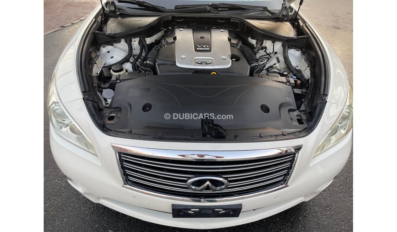 إنفينيتي Q70 Luxury Infiniti Q70_Gcc_2017_Excellent_Condition _Full option