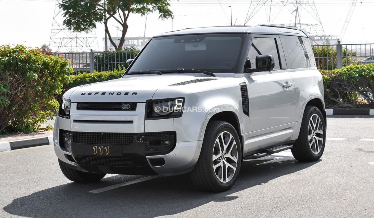 Used Land Rover Defender First Edition 2021 for sale in Dubai - 698276