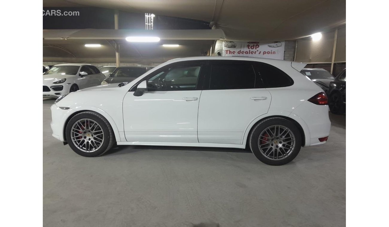 بورش كايان جي تي أس PORSCHE CAYENNE GTS 4.8L 2014, WITH PANORAMIC ROOF, PADDLE SHIFTER, GTS INTERIOR PACKAGE AND MORE..