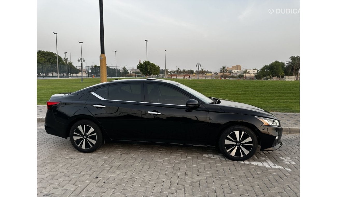 Nissan Altima SV full option with Radar