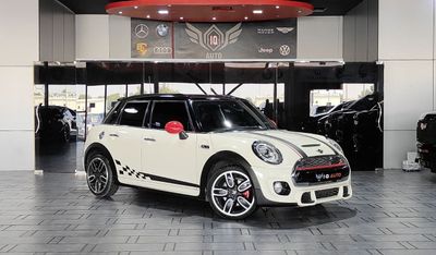 ميني كوبر إس AED 1,300 P.M | 2019 COOPER S JCW KIT | UNDER WARRANTY | PANORAMIC VIEW | GCC