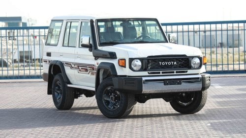 تويوتا لاند كروزر هارد توب 2024 Toyota LC76 4.0 Hard Top LX HI - أبيض من الداخل رمادي مزرق | للتصدير فقط