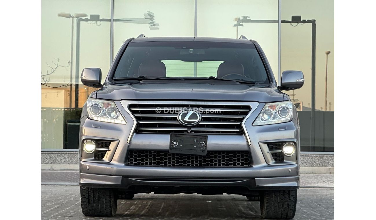 Lexus LX570 Platinum Signature 5.7L LEXUS LX570s 2014 GCC// ACCIDENTS FREE// FULL OPTIONS// PERFECT CONDITION