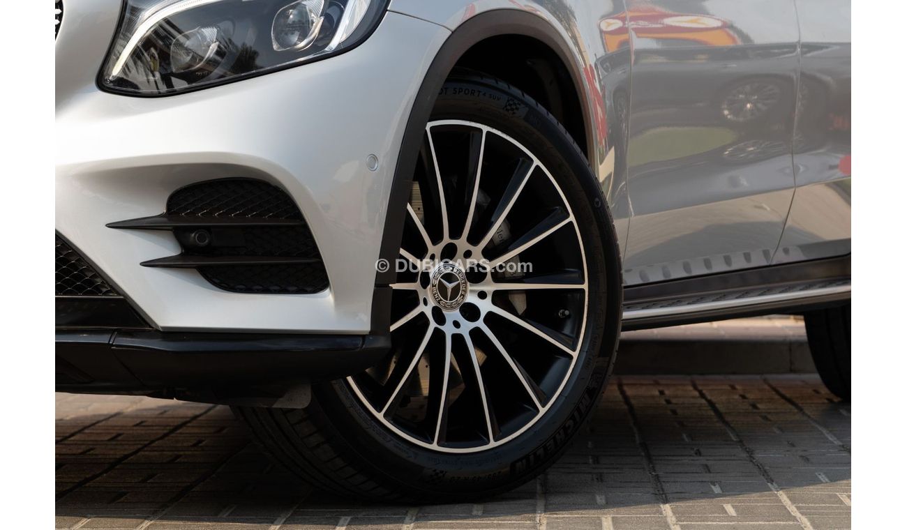 مرسيدس بنز GLC 250 AMG 2.0L Mercedes-Benz GLC250 Coupe AMG Night Package 2019 GCC under Warranty with Flexible Down-Pay