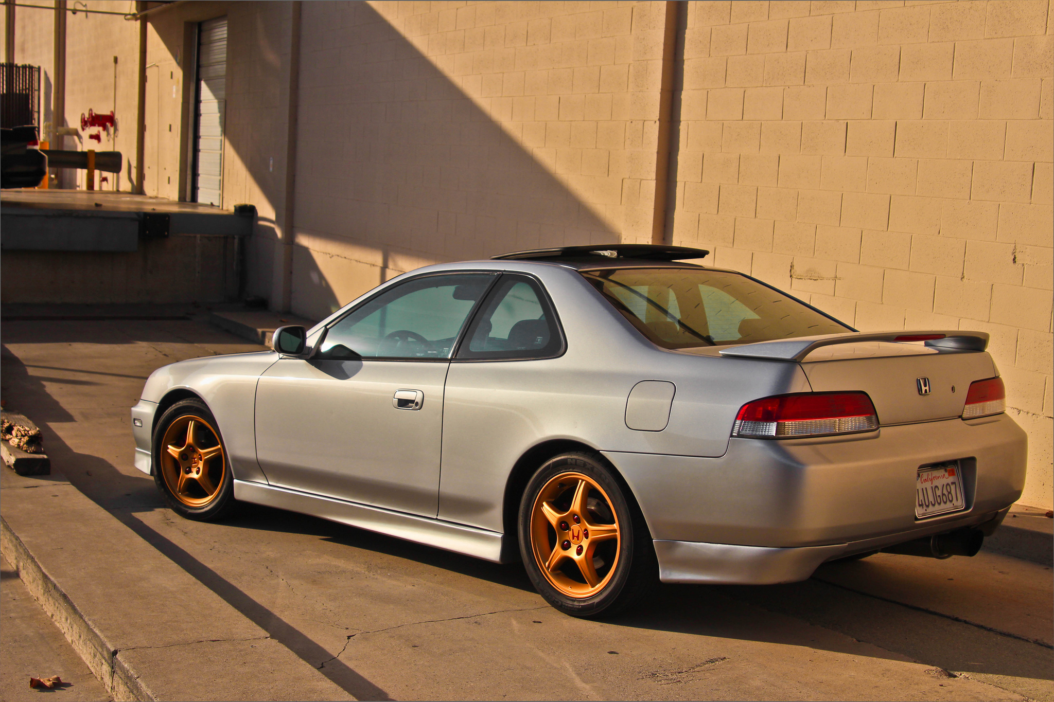 Honda Prelude exterior - Rear Right Angled