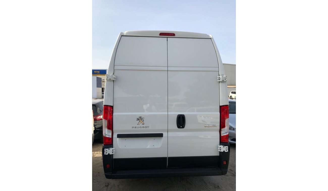 Peugeot Boxer Panel Van 2.2L Turbo BlueHDi 2024YM