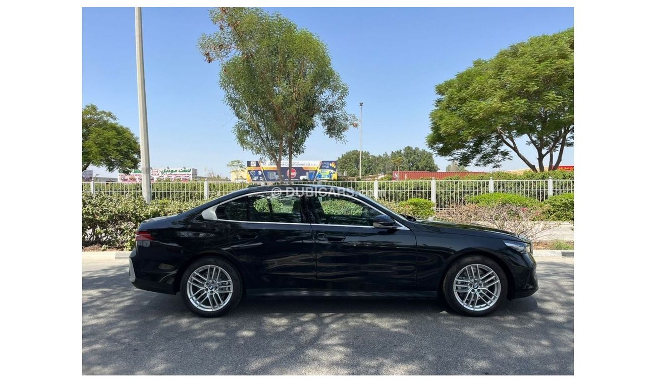 بي أم دبليو 520i BMW 520I 0KM GCC 2024