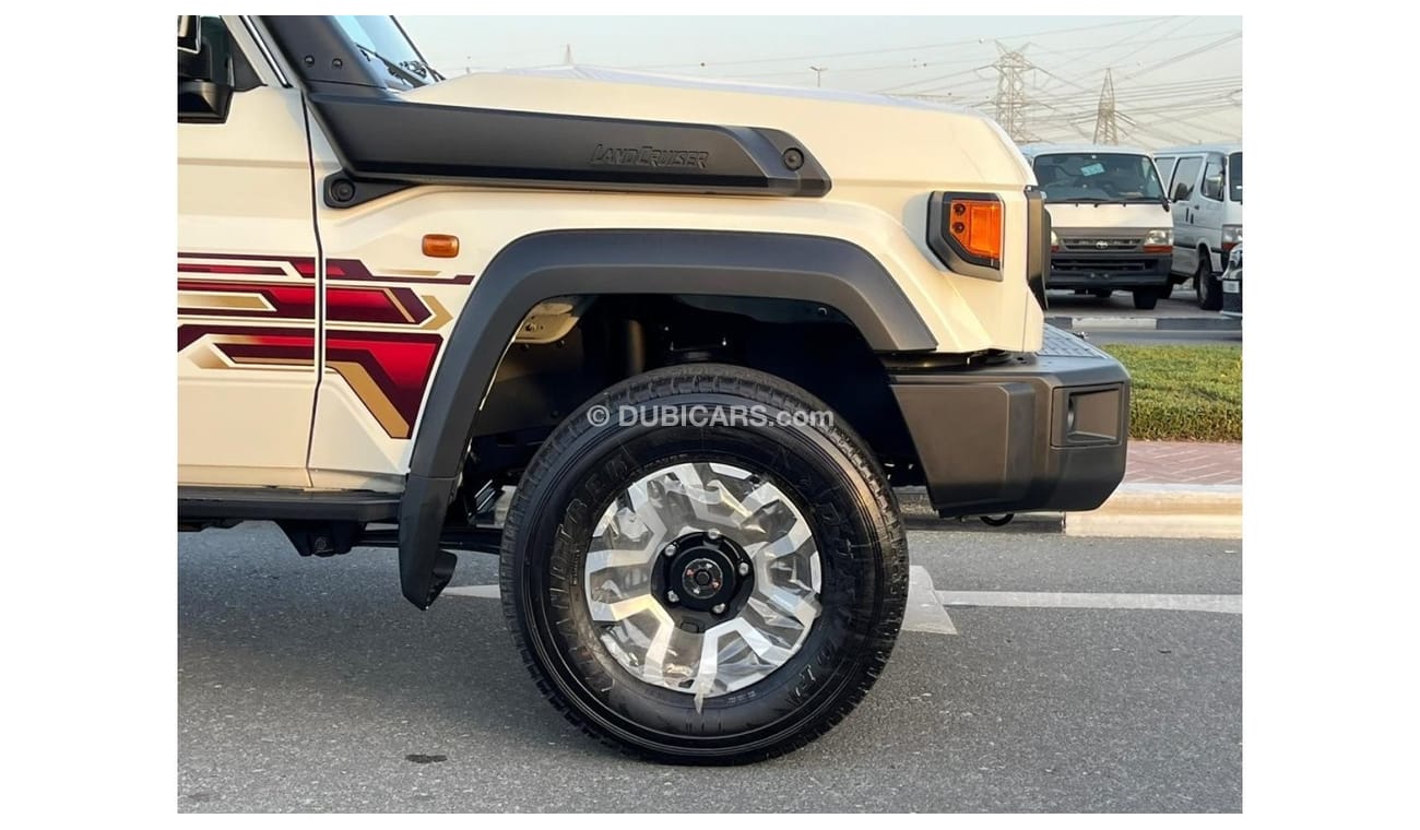 Toyota Land Cruiser Pick Up LC79 DC FULL A/T PICKUP