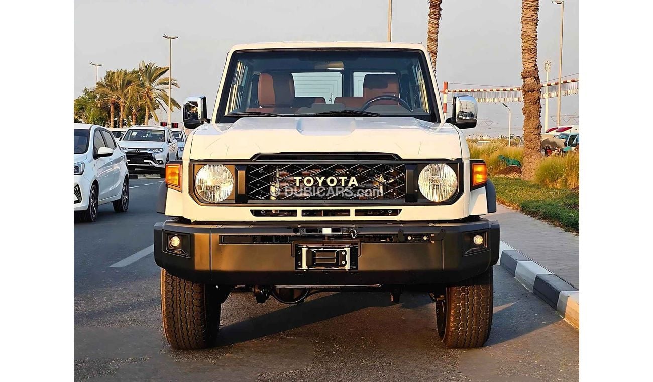 Toyota Land Cruiser Hard Top 4.0L A/T Petrol | TOP VARIANT | Winch | Diff Lock | Refrigerator | Wheel Hub | Short Chassis 3 Door