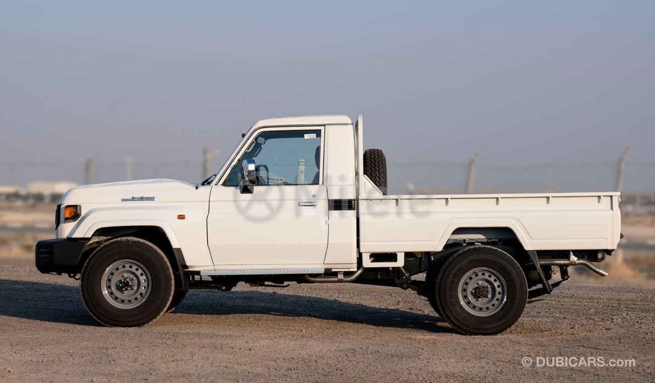 Toyota Land Cruiser Pick Up LC79SC 4.5L DIESEL: DIFFERENTIAL LOCKS, SNORKEL, NEW SHAPE (EXPORT ONLY)