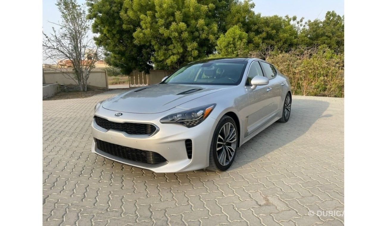 Kia Stinger GT Kia Stinger Premium 2018 Silver 2.0L vin: KNAE25LA9J6021345