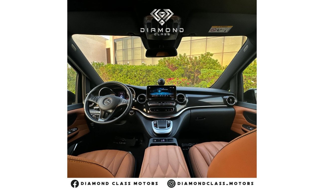 مرسيدس بنز V 250 Mercedes V250  Limited Edition  8,000 KM only Under Warranty Full Service History