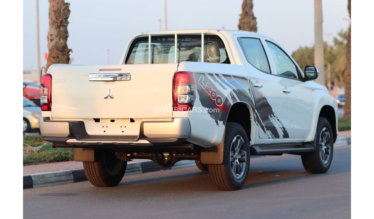 Mitsubishi L200 2.4L Pickup, Manual Transmission, Petrol, 17" Alloy wheels, 4X4 Available in Bulk Deals for Export, 