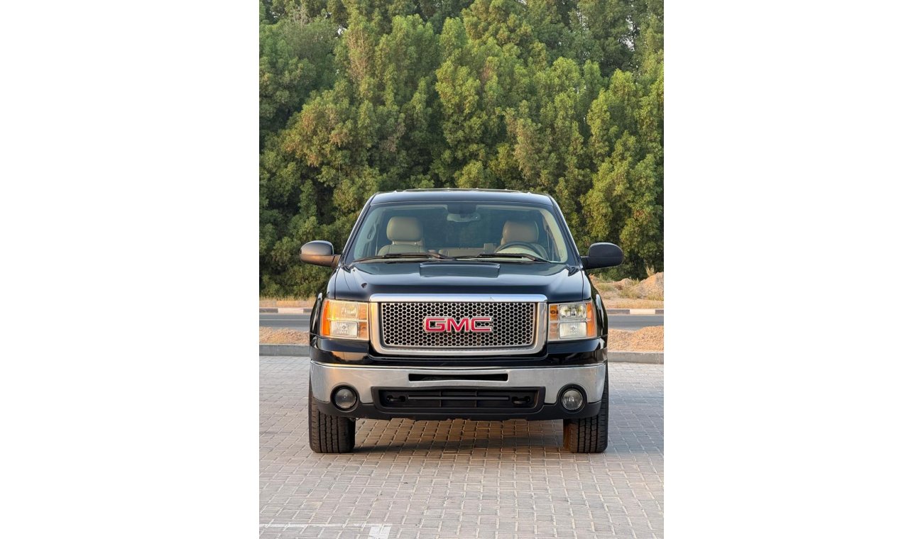 GMC Sierra HD GMC SIERRA DENALI 2013 GCC FULL OPTION