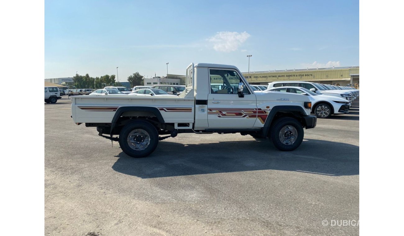 تويوتا لاند كروزر بيك آب Toyota Land Cruiser Pickup single cabin