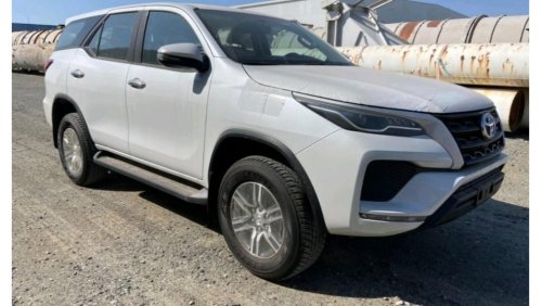 Toyota Fortuner 2023 FORTUNER 2.7L 4X4 GASOLINA MANUAL A/C