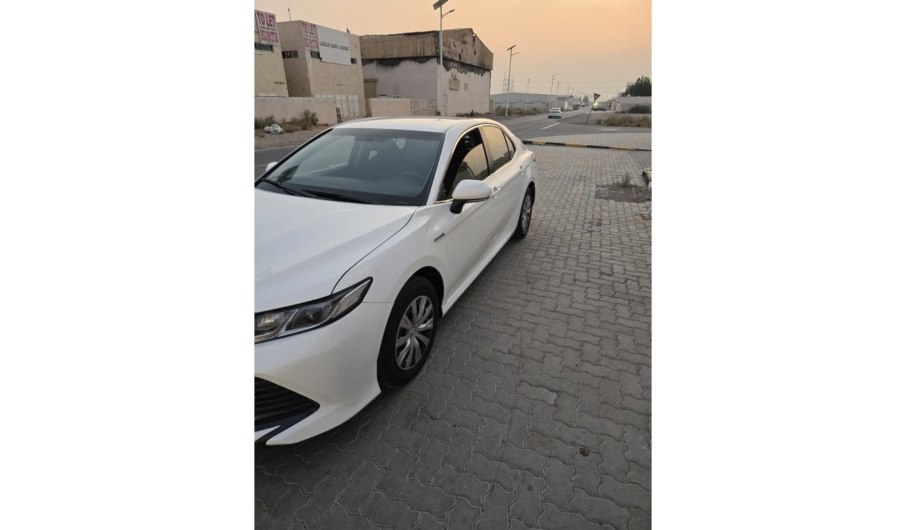 Toyota Camry middle