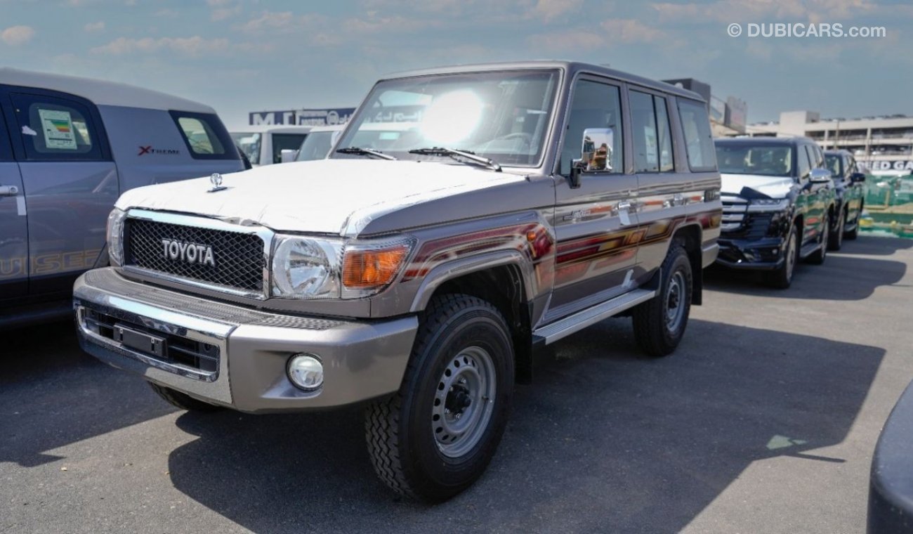 تويوتا لاند كروزر هارد توب Toyota Land Cruiser Hard Top 2023 YM LC 76 Petrol 4.0 Ltr 5 Door