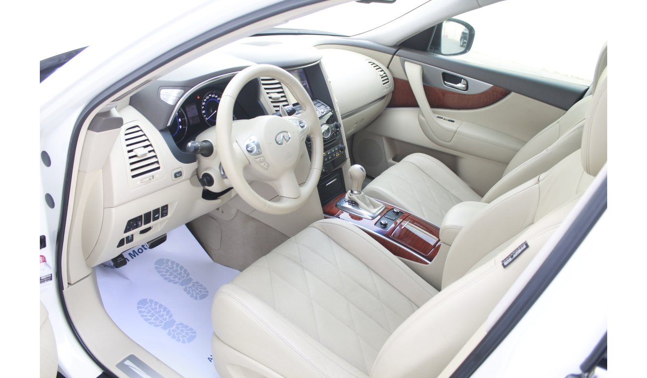 إنفينيتي QX70 3.7 L 2015 MODEL UNDER WARRANTY