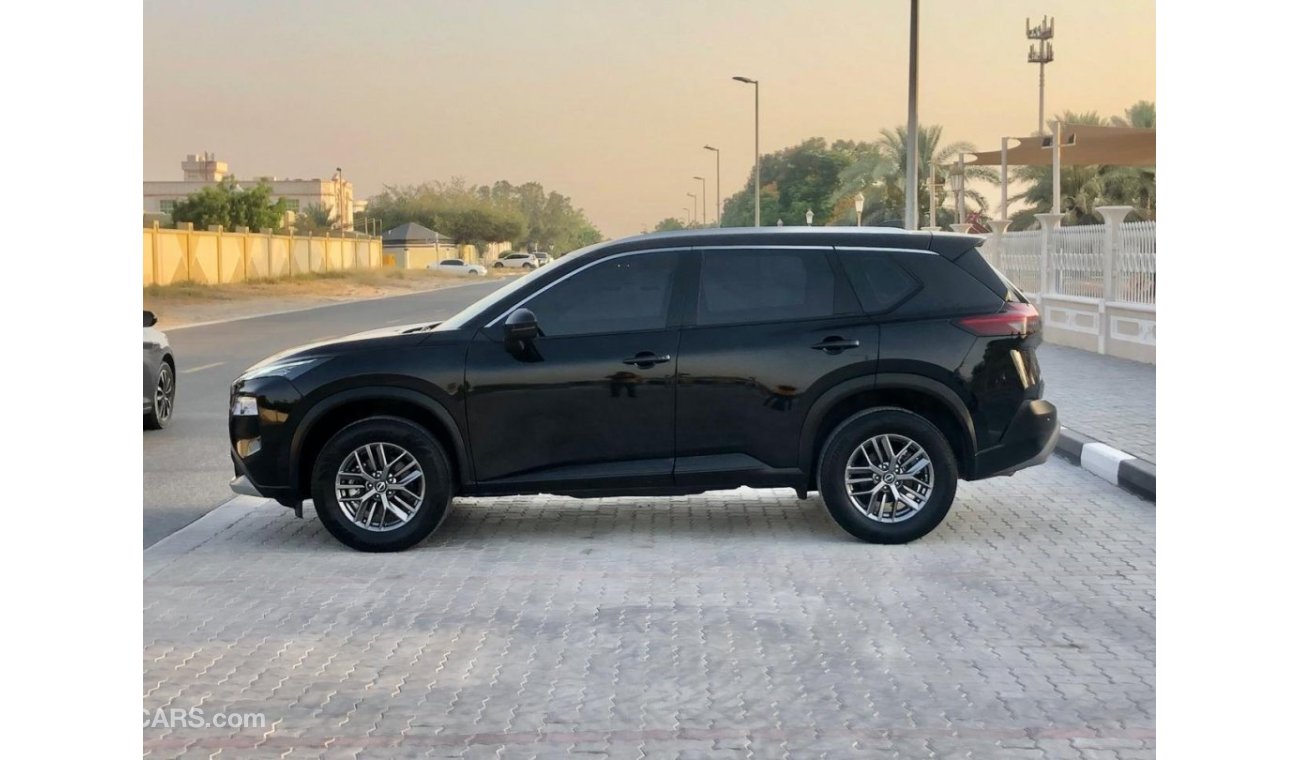 نيسان إكس تريل NISSAN XTRAIL 2.5L  7 SEATER 2023 GCC Spices