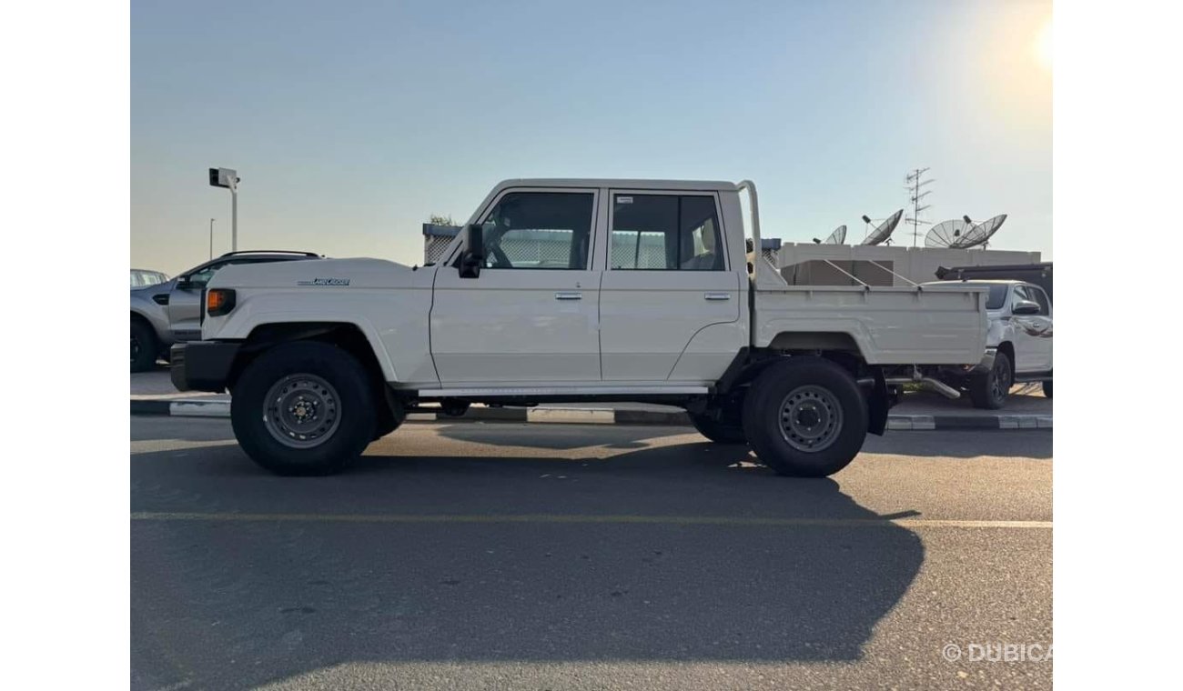 تويوتا لاند كروزر بيك آب Double Cab 4.0L MT V6 PETROL