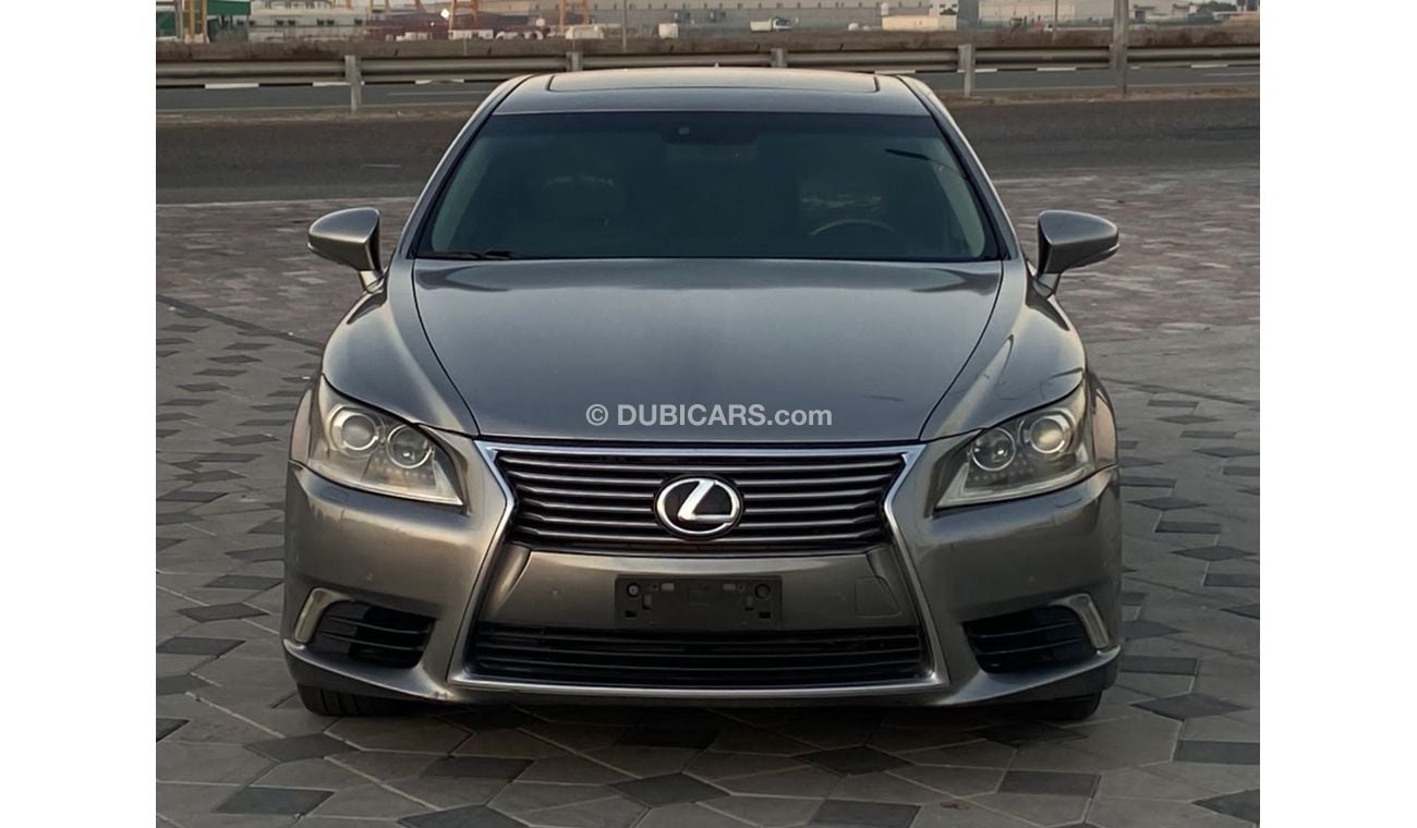 Lexus LS460 Premier LWB 4.6L (382 HP)