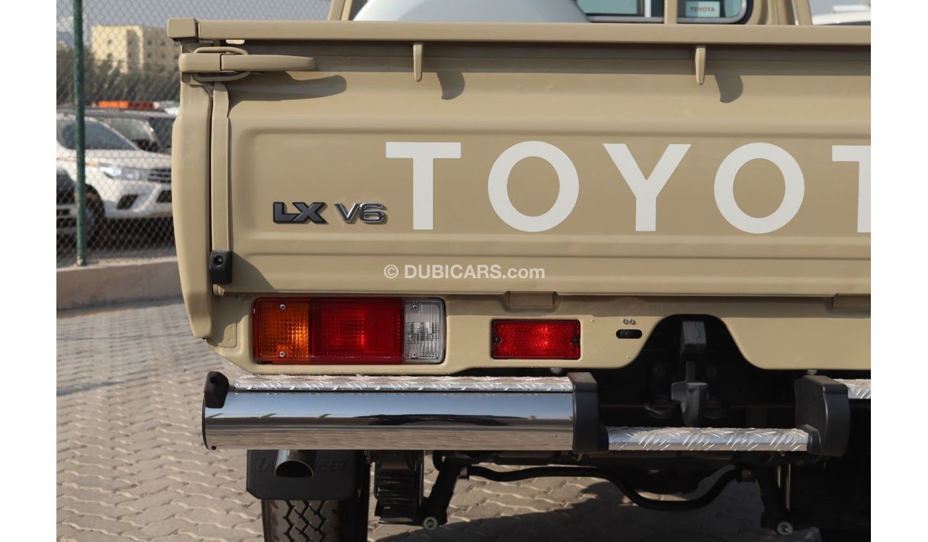 Toyota Land Cruiser 2024 LAND CRUISER GRJ79 4.0 V6 S-CAB AUTOMATIC DIFF LOCK **EXPORT ONLY**التصدير فقط خارج الخليج**