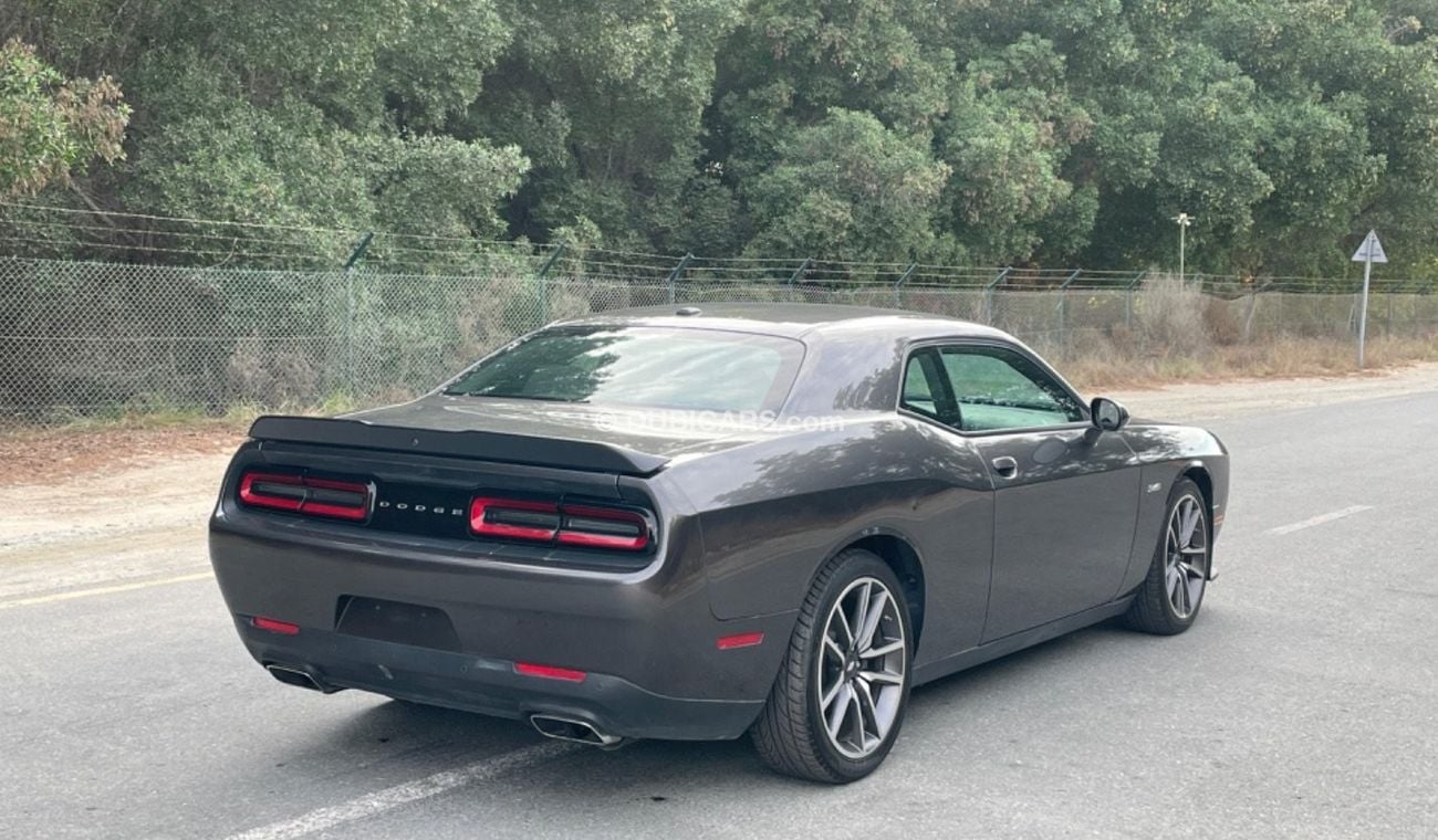 Dodge Challenger R/T 5.7L (370 HP)