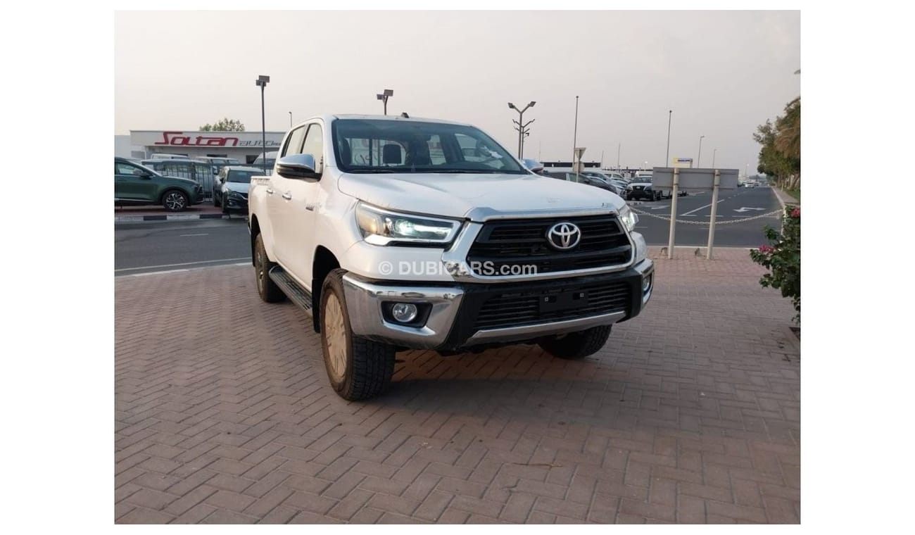 Toyota Hilux 4X4 A/T 2.4L Diesel white color double cabin 2023 model only for Export