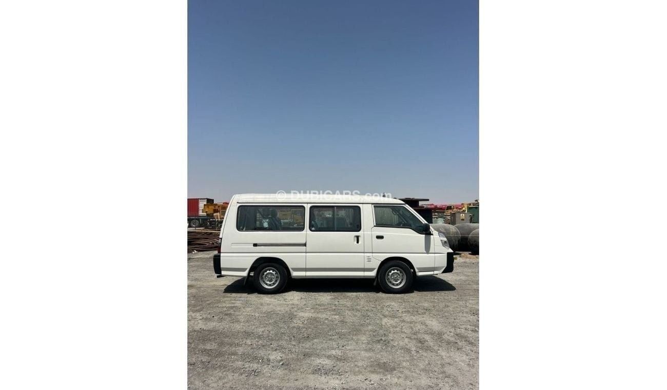 CMC D 260 CMC D260- Window Van -8 seater/ 2.4L 2WD