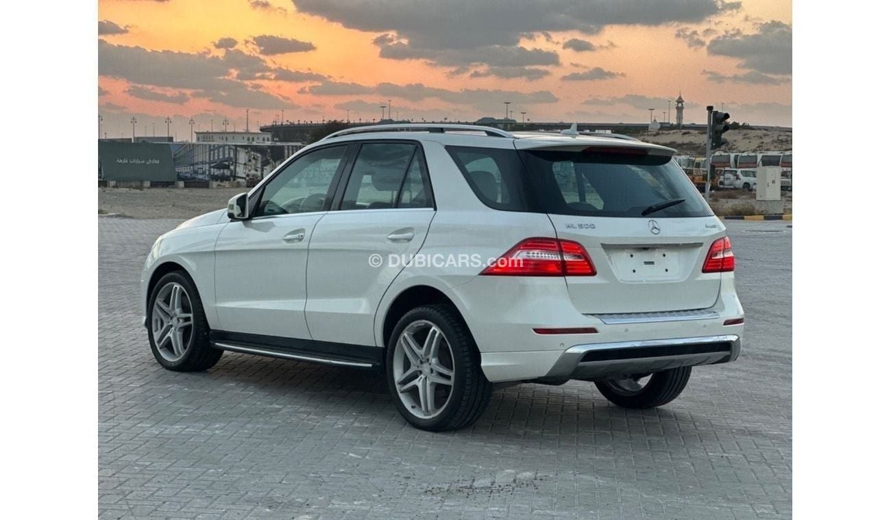 Mercedes-Benz ML 500 MODEL 2011GCC CAR PERFECT CONDITION INSIDE AND OUTSIDE FULL OPTION PANORAMIC ROOF