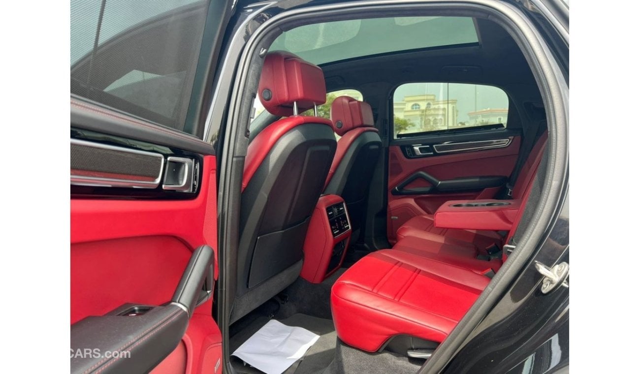 بورش كايان جي تي أس 2021 PORCSHE CAYENNE GTS // GCC SPEC // 52300 KM - CLEAN TITLE - ACCIDENT FREE