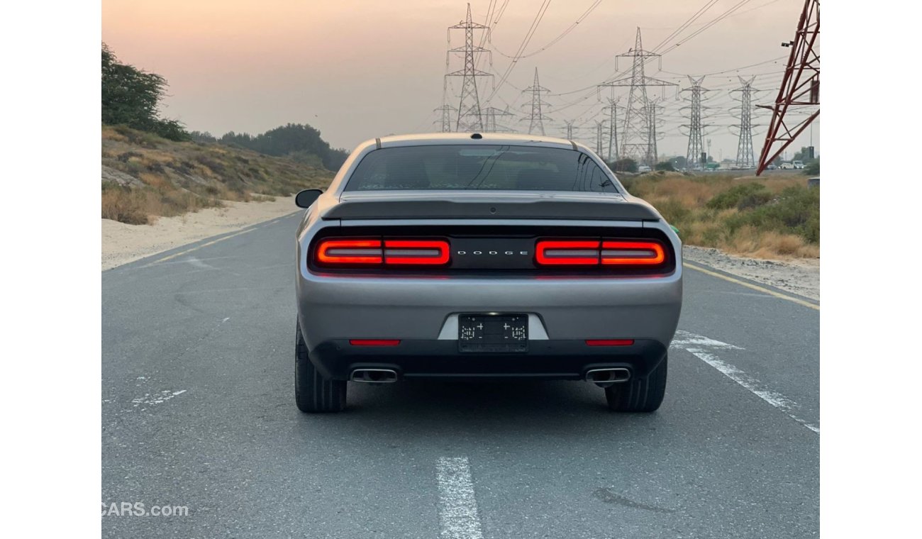 Dodge Challenger SXT Supertrack