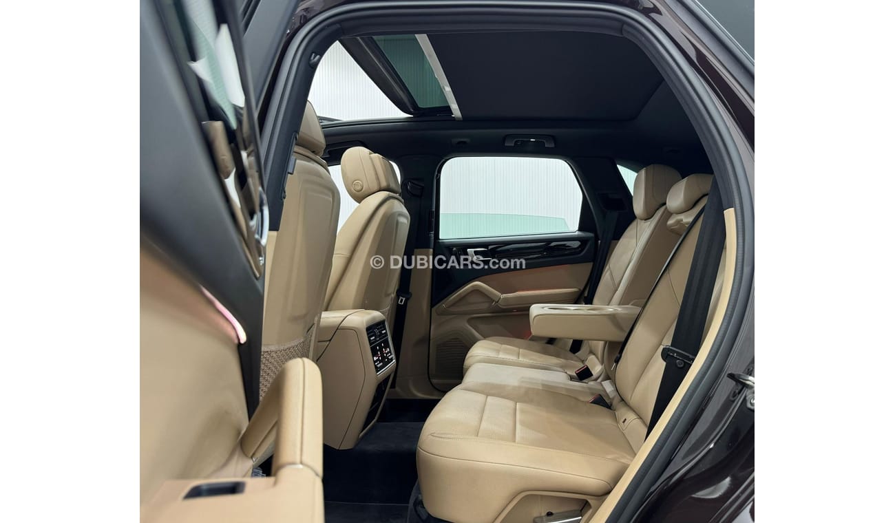 Porsche Cayenne Std 3.0L (340 HP)  2019 Porsche Cayenne, Warranty, Full Service History, Full Options, Low Kms, GCC