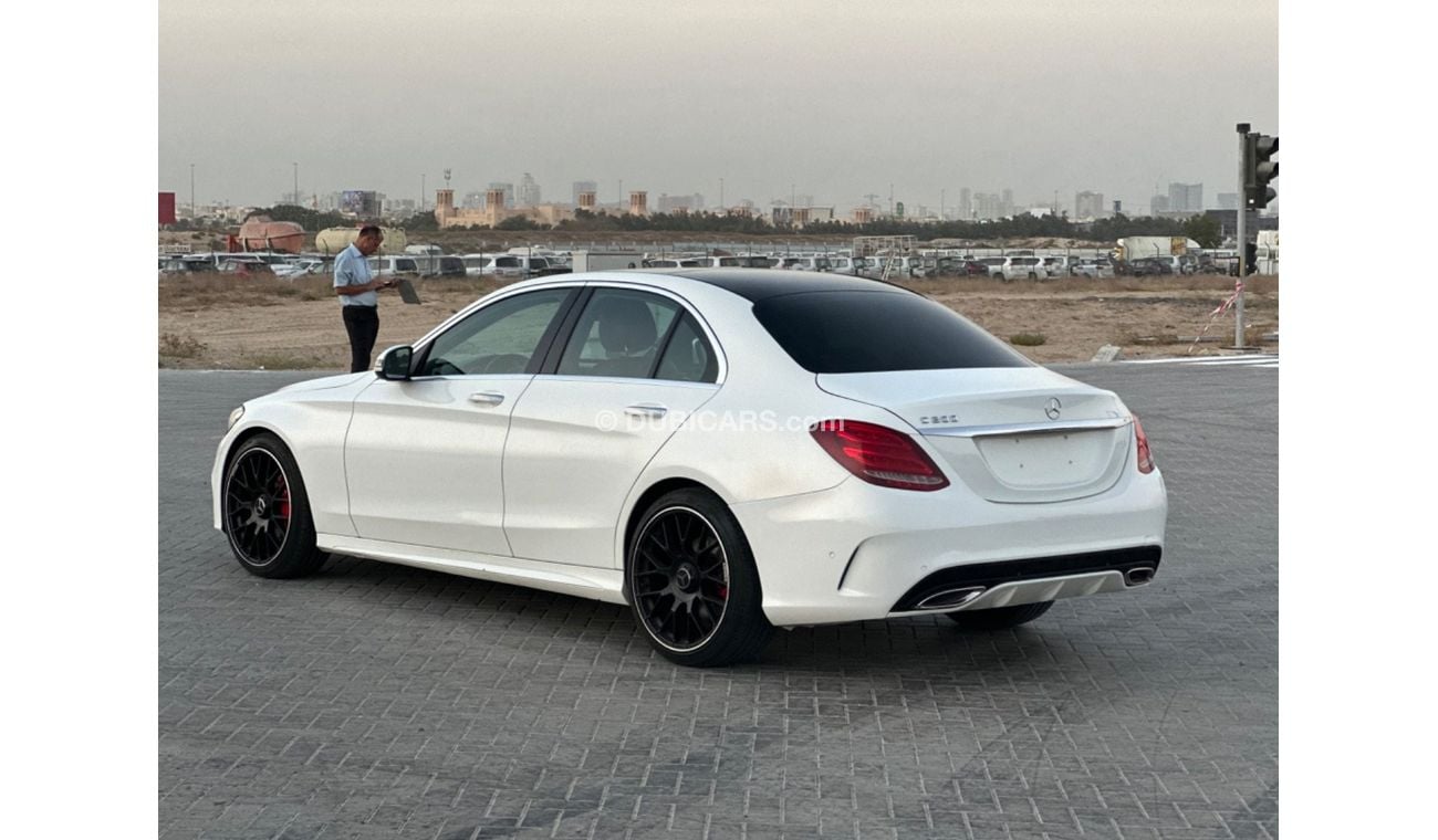 مرسيدس بنز C200 MODEL 2016 GCC CAR PERFECT CONDITION FULL OPTION PANORAMIC ROOF AMG