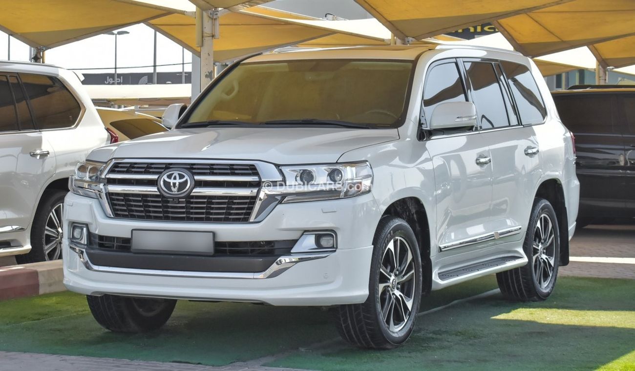 Toyota Land Cruiser GXR V6