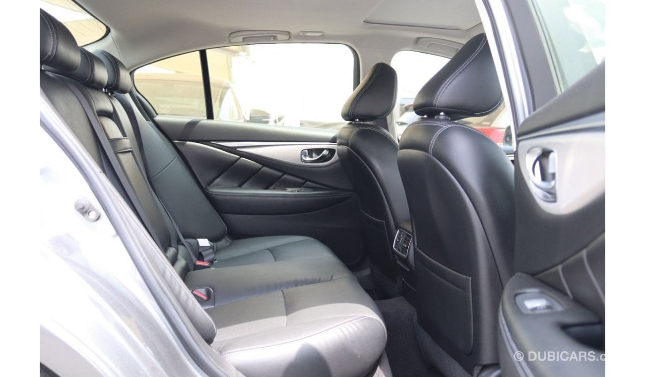 Infiniti Q50 Sport ACCIDENTS FREE - GCC - FULL OPTION - 3000 CC - PERFECT CONDITION INSIDE OUT